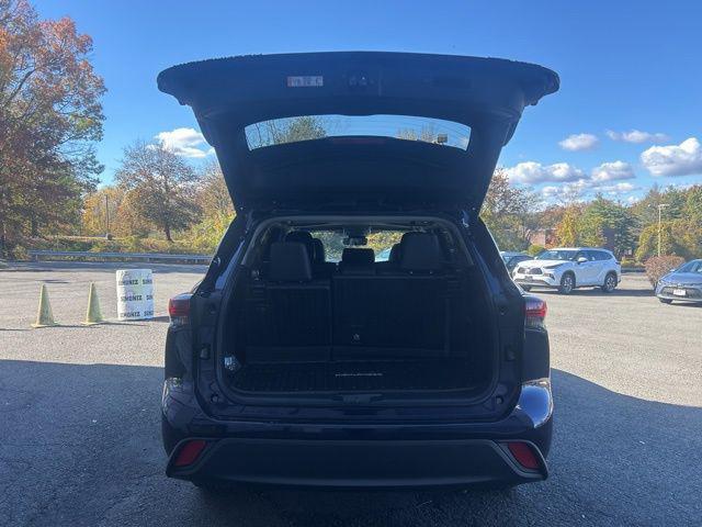 new 2025 Toyota Highlander car, priced at $49,468