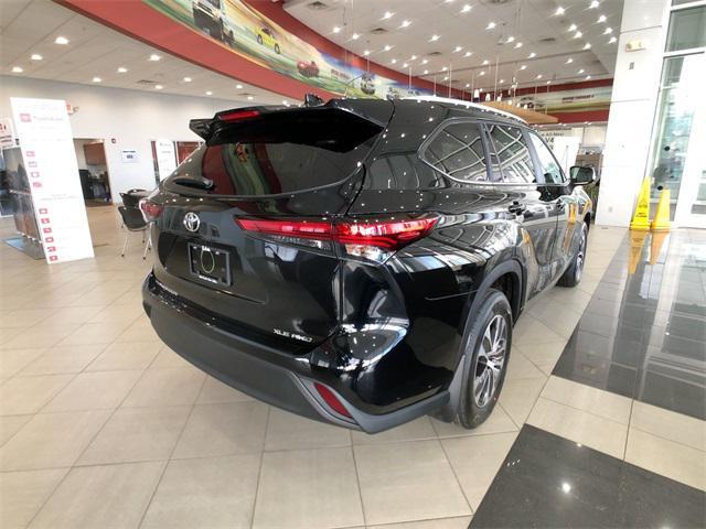 new 2024 Toyota Highlander car, priced at $45,778