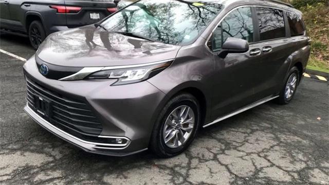 used 2023 Toyota Sienna car, priced at $43,457