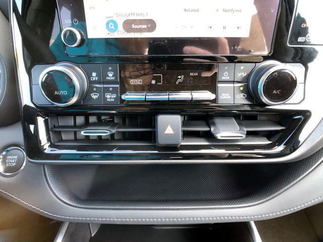 new 2025 Toyota Highlander car, priced at $45,793