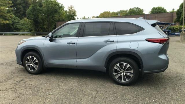 used 2023 Toyota Highlander car, priced at $38,965