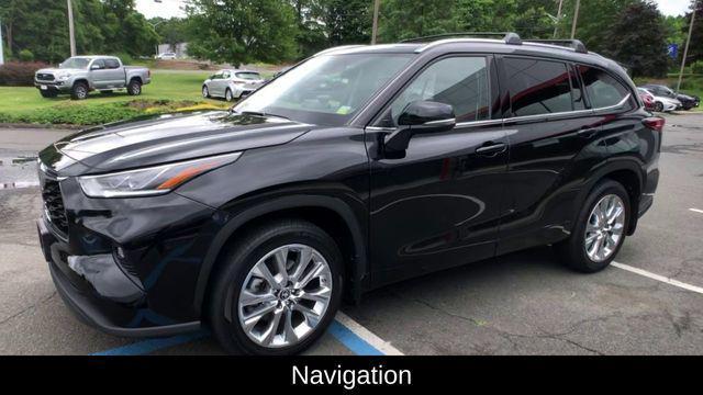 used 2022 Toyota Highlander car, priced at $37,495