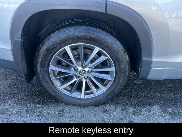 used 2018 Toyota Highlander car, priced at $20,495