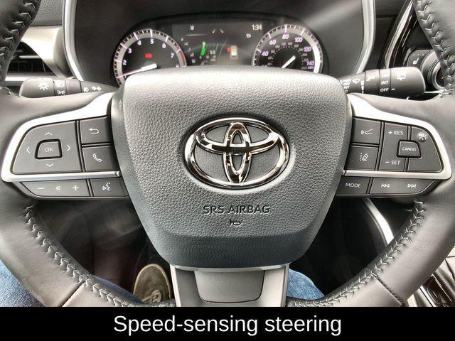 used 2022 Toyota Highlander car, priced at $37,995