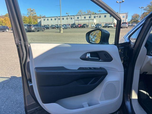 used 2020 Chrysler Pacifica car, priced at $19,995