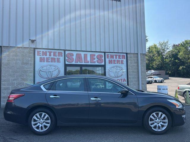 used 2013 Nissan Altima car, priced at $5,995