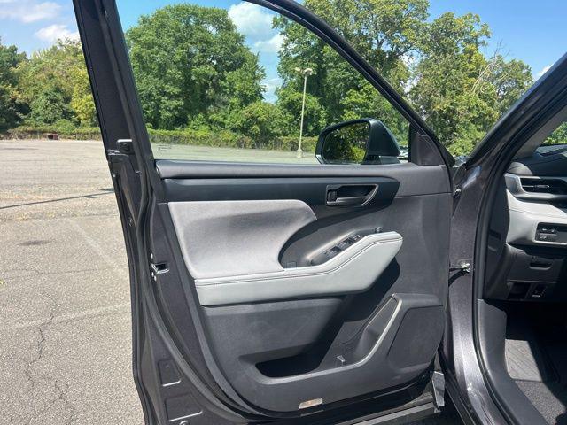 new 2025 Toyota Highlander car