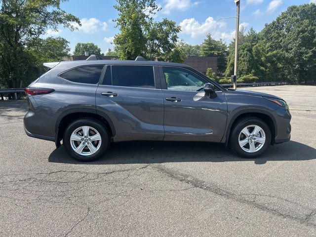 new 2025 Toyota Highlander car