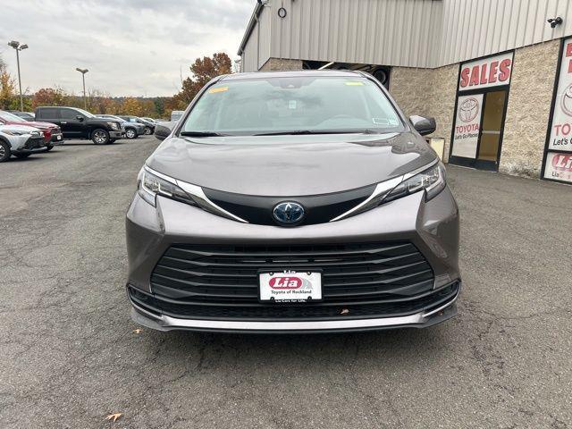 used 2023 Toyota Sienna car, priced at $38,995