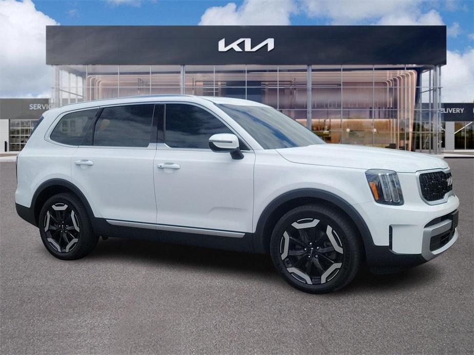 used 2023 Kia Telluride car, priced at $43,439