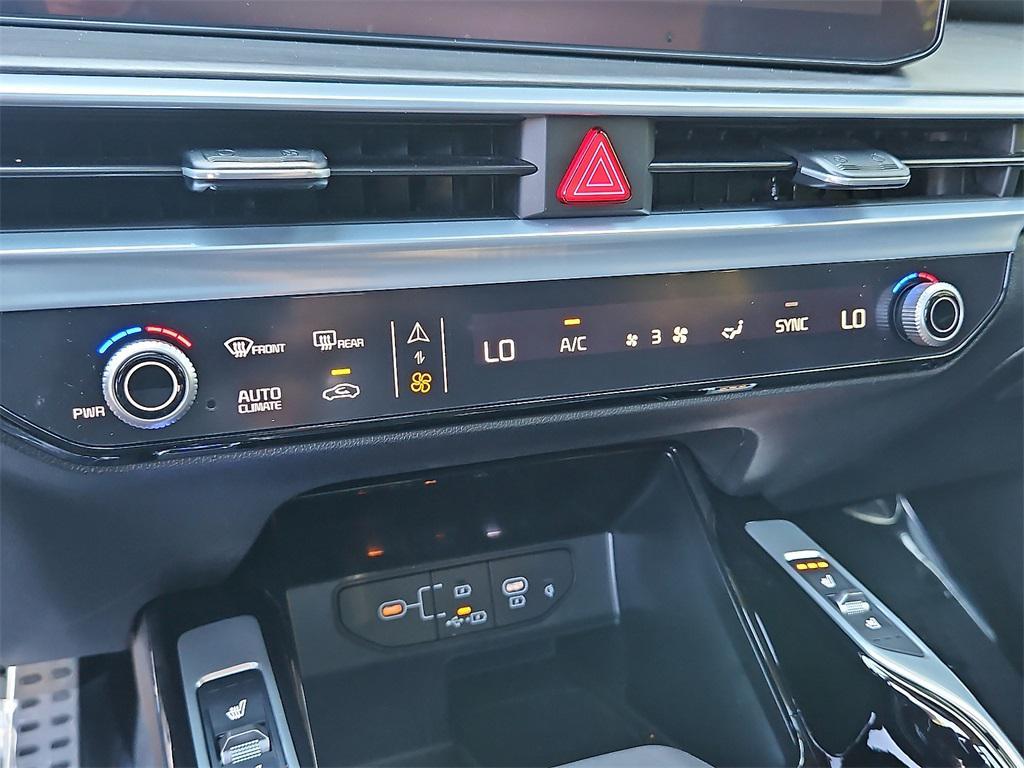 used 2024 Kia Sorento car, priced at $37,999
