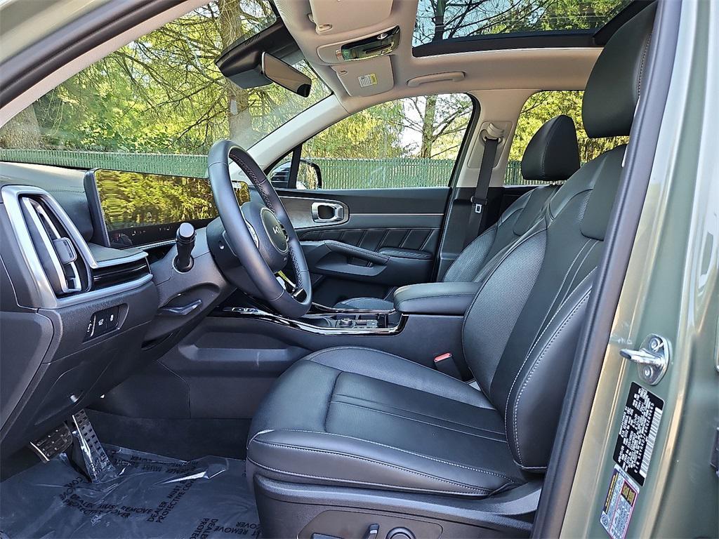 used 2024 Kia Sorento car, priced at $37,999