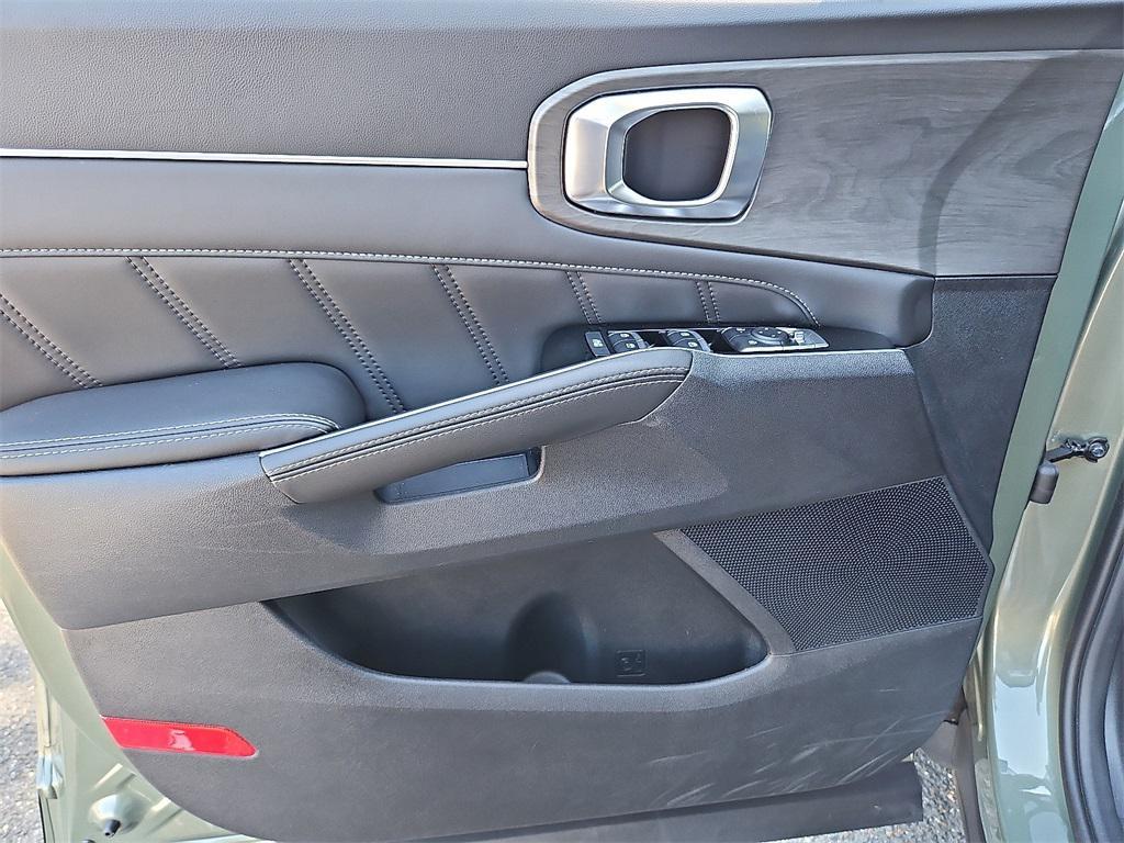 used 2024 Kia Sorento car, priced at $37,999