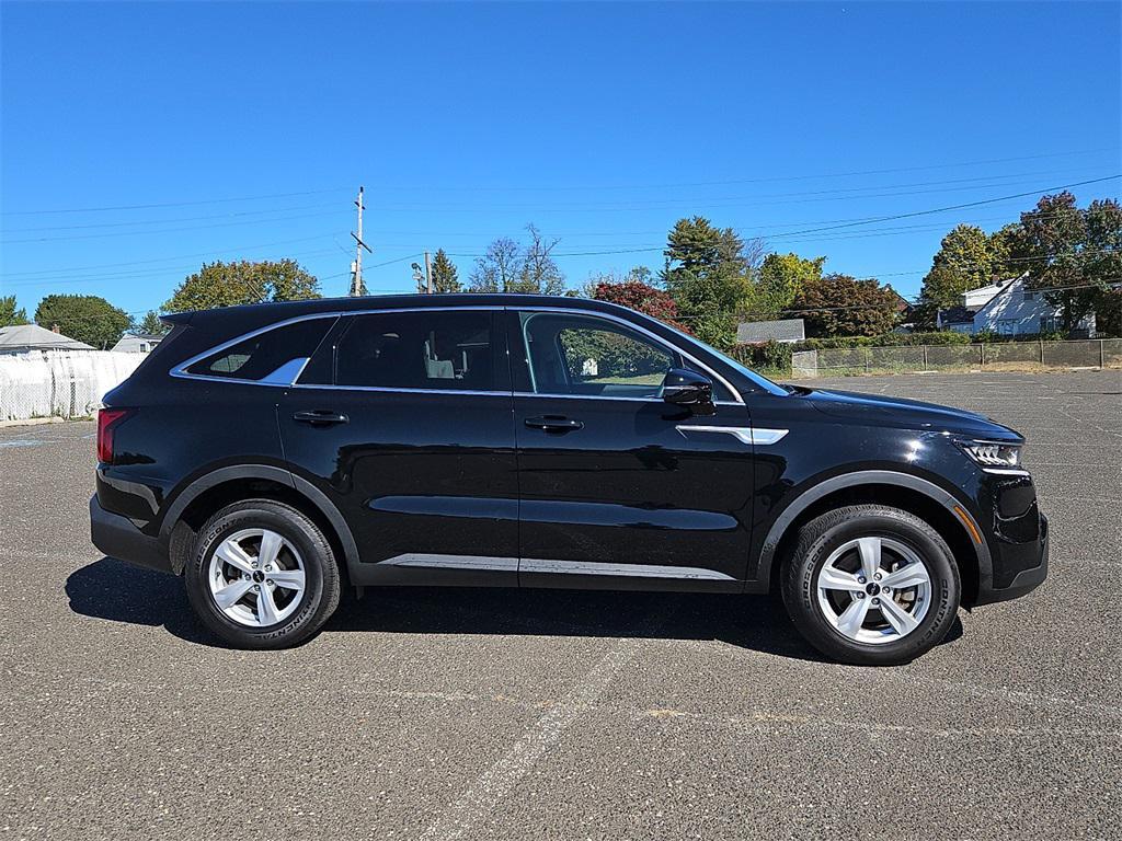 used 2022 Kia Sorento car, priced at $24,329