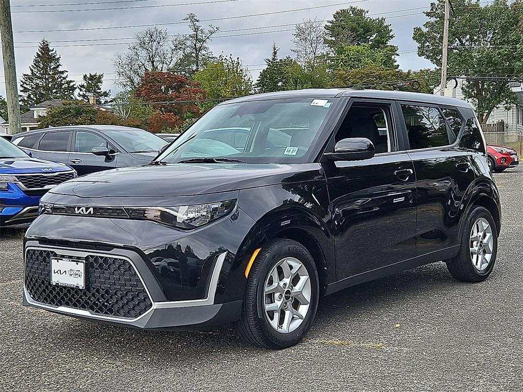 used 2023 Kia Soul car, priced at $17,989