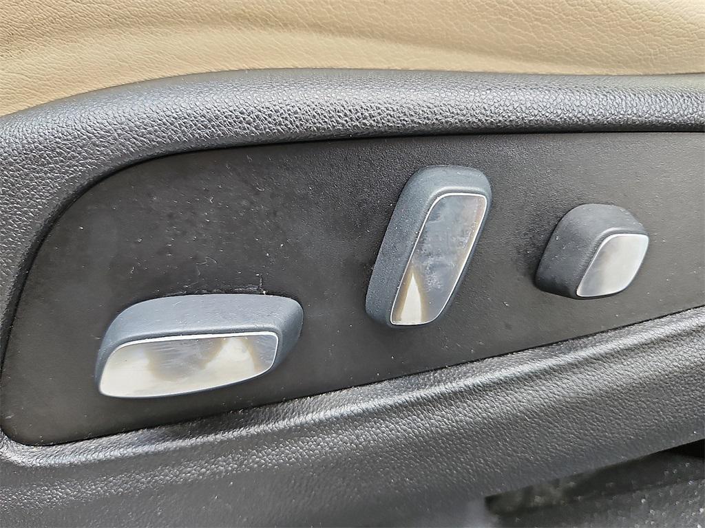 used 2017 Cadillac XT5 car, priced at $18,989