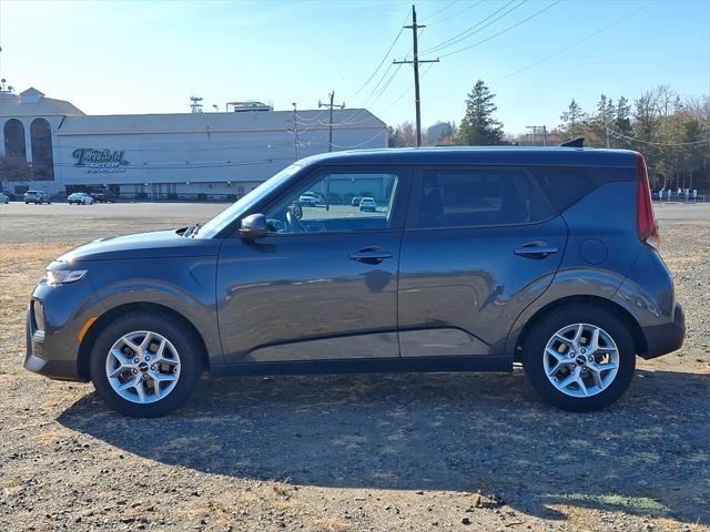 used 2022 Kia Soul car, priced at $16,499