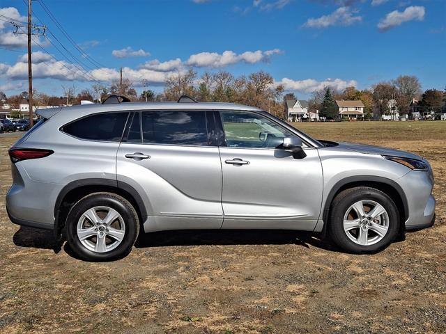 used 2021 Toyota Highlander car, priced at $28,499