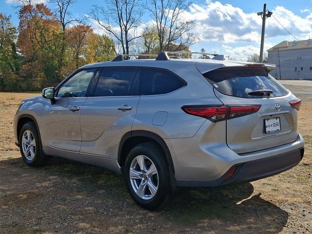 used 2021 Toyota Highlander car, priced at $28,499