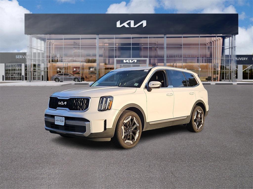used 2023 Kia Telluride car, priced at $35,459