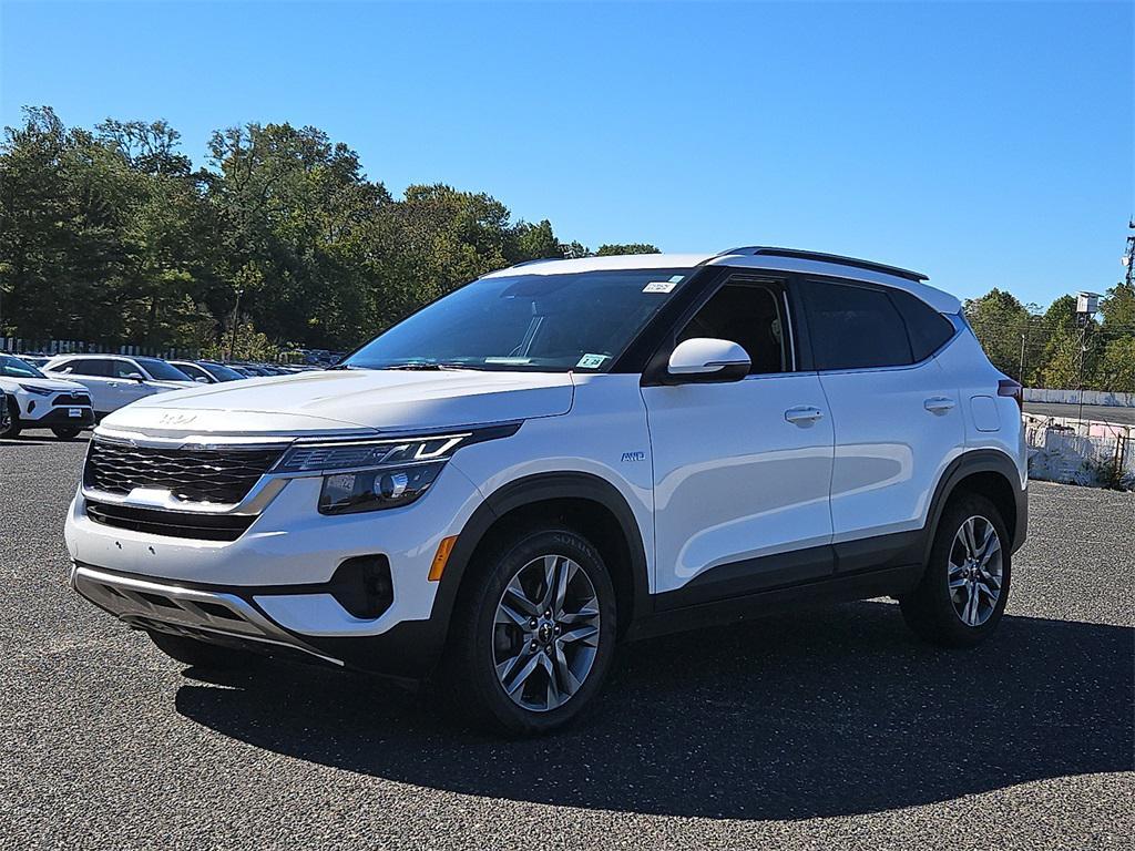 used 2023 Kia Seltos car, priced at $20,469