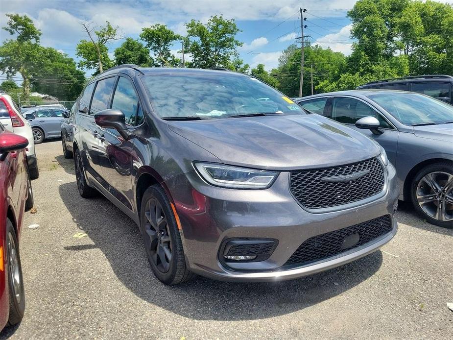 used 2021 Chrysler Pacifica car, priced at $37,989