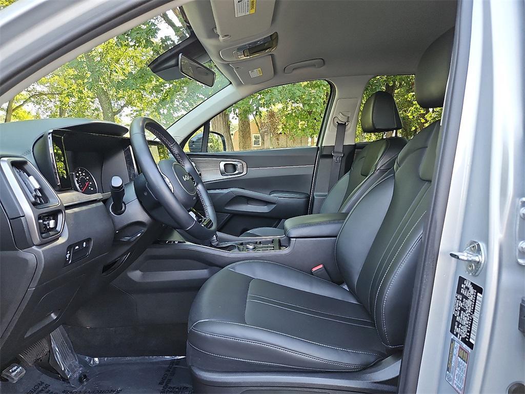 used 2022 Kia Sorento car, priced at $26,999
