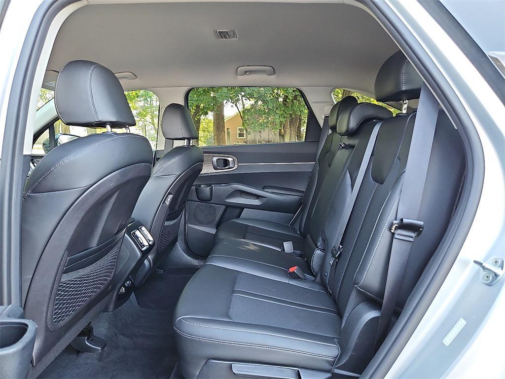 used 2022 Kia Sorento car, priced at $26,999