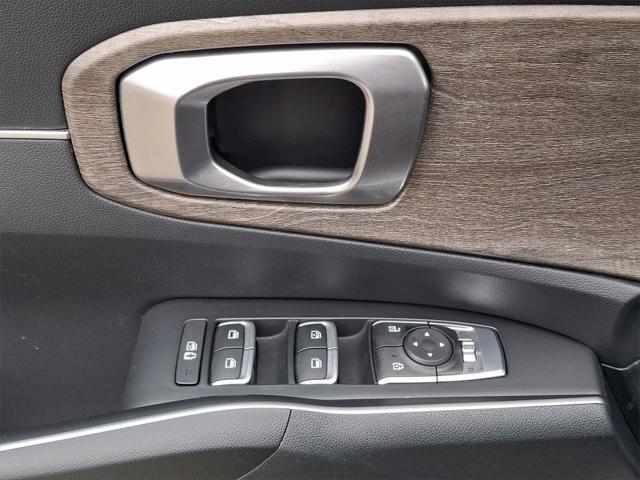 used 2022 Kia Sorento car, priced at $27,999