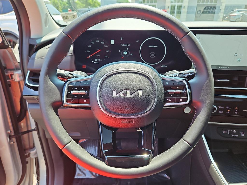used 2025 Kia Carnival car, priced at $49,999