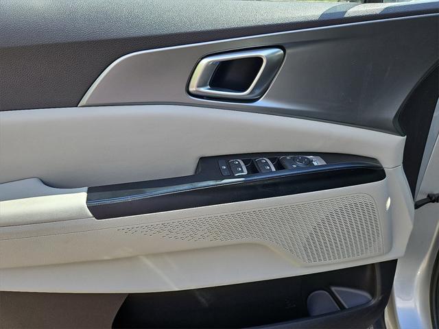used 2023 Kia Carnival car, priced at $28,799