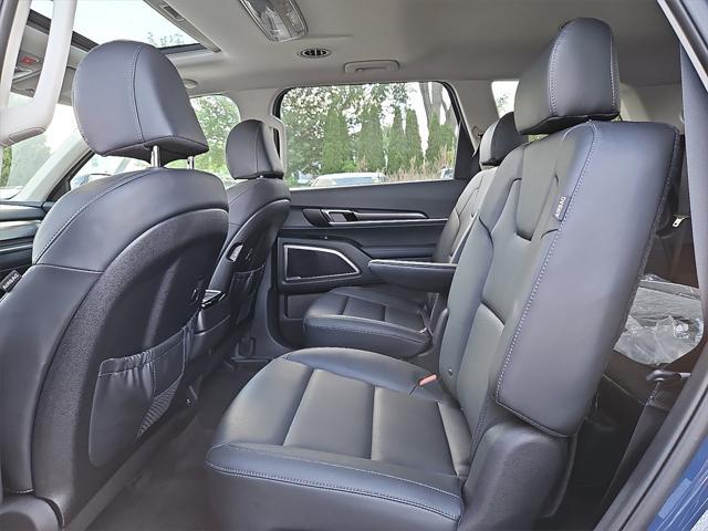 new 2025 Kia Telluride car, priced at $43,300