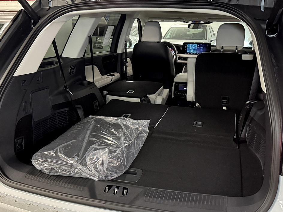 new 2025 Lincoln Aviator car, priced at $64,884