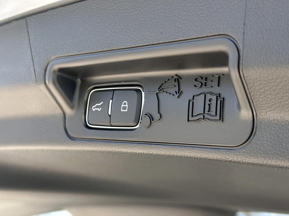 new 2025 Ford Explorer car, priced at $46,668