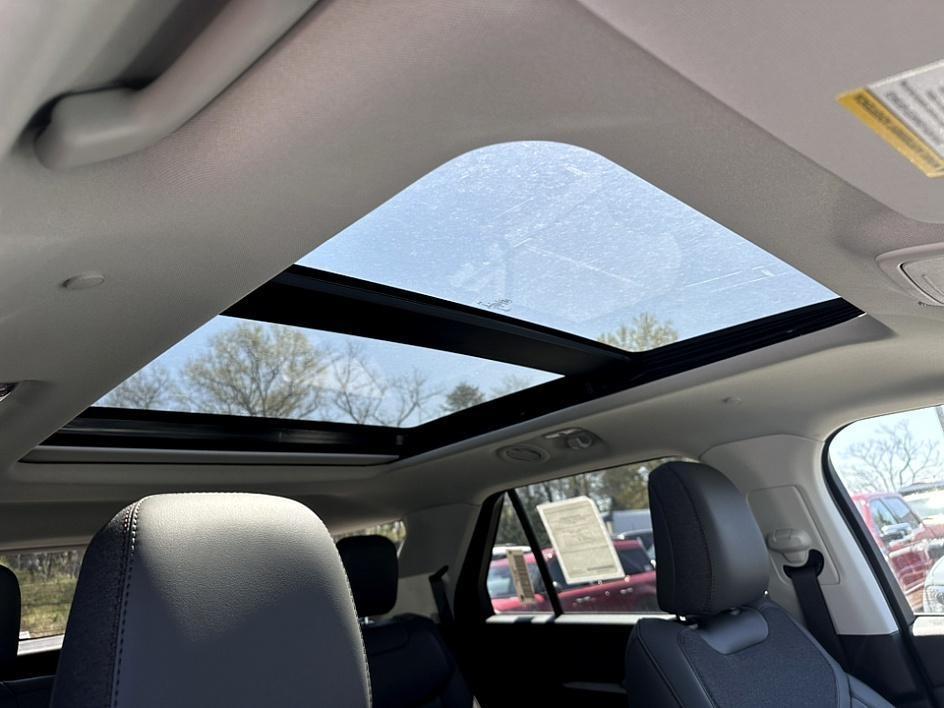 new 2025 Ford Explorer car, priced at $46,668