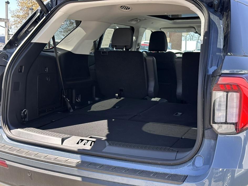 new 2025 Ford Explorer car, priced at $46,668