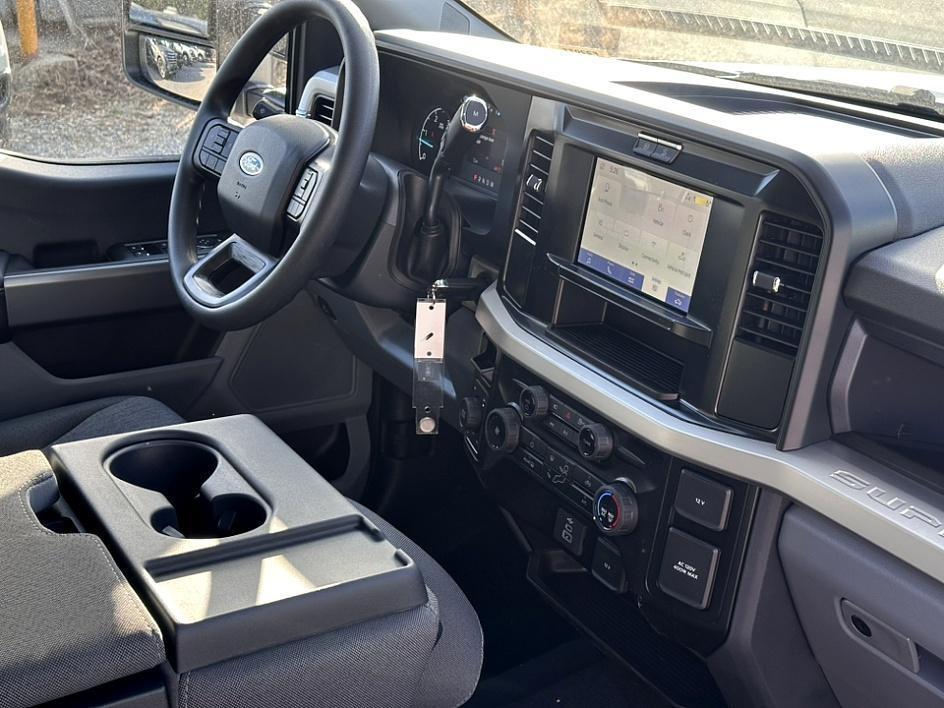 new 2025 Ford F-250 car, priced at $63,650