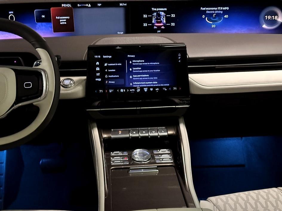 new 2024 Lincoln Nautilus car, priced at $68,249