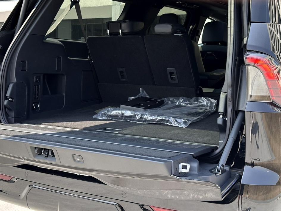 new 2025 Lincoln Navigator L car, priced at $104,421