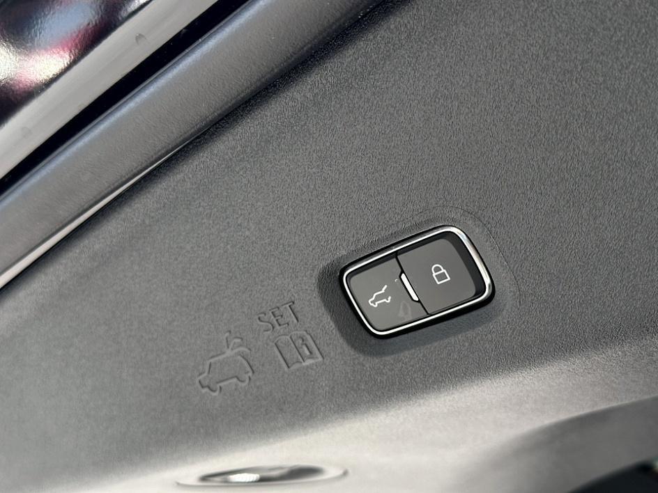 new 2025 Lincoln Navigator L car, priced at $104,421