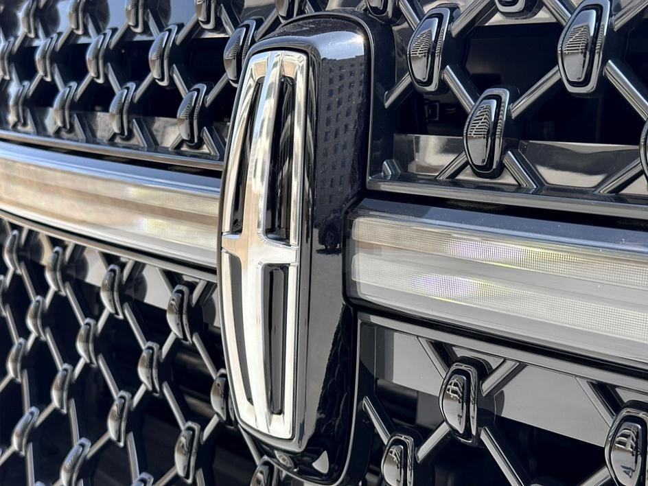 new 2025 Lincoln Navigator L car, priced at $104,421