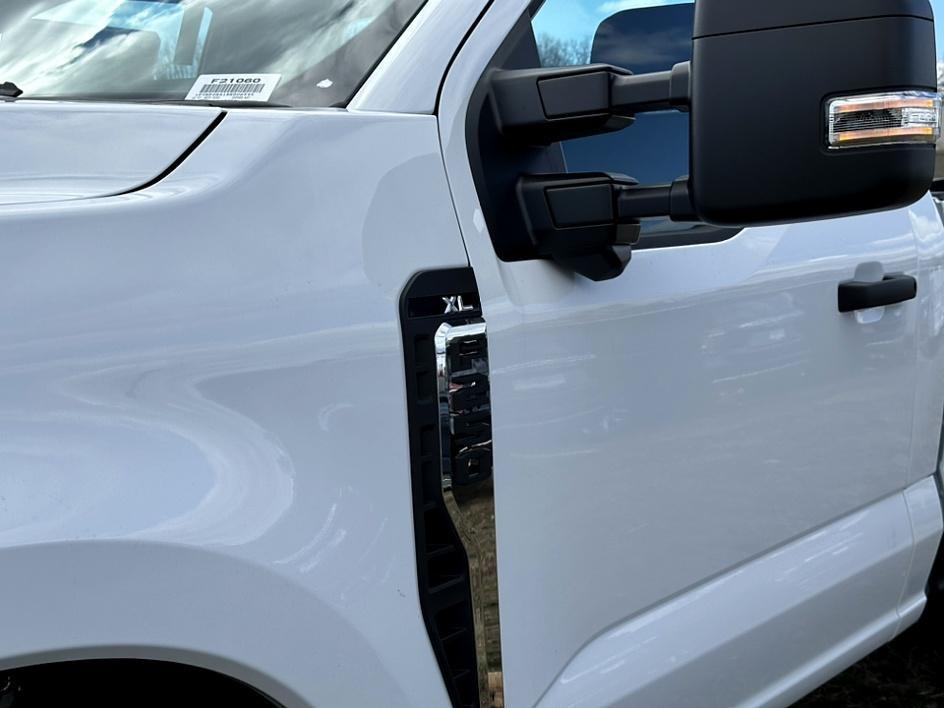 new 2024 Ford F-250 car, priced at $42,878