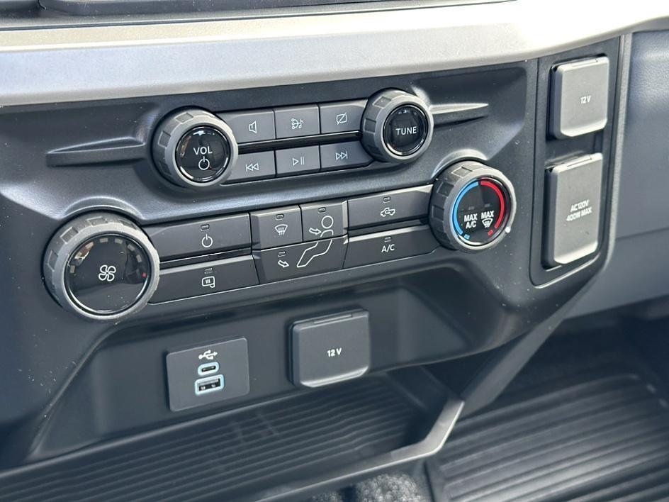 new 2024 Ford F-250 car, priced at $42,878