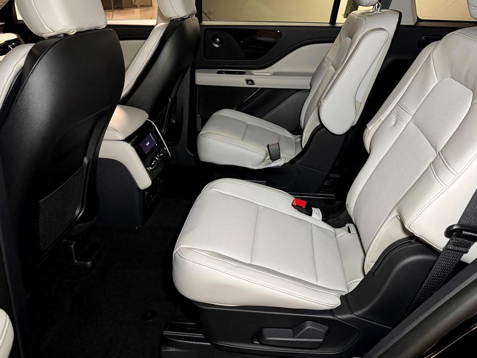 new 2025 Lincoln Aviator car, priced at $61,605