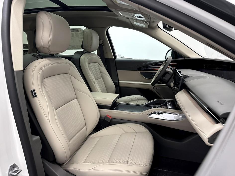 new 2025 Lincoln Nautilus car, priced at $58,420