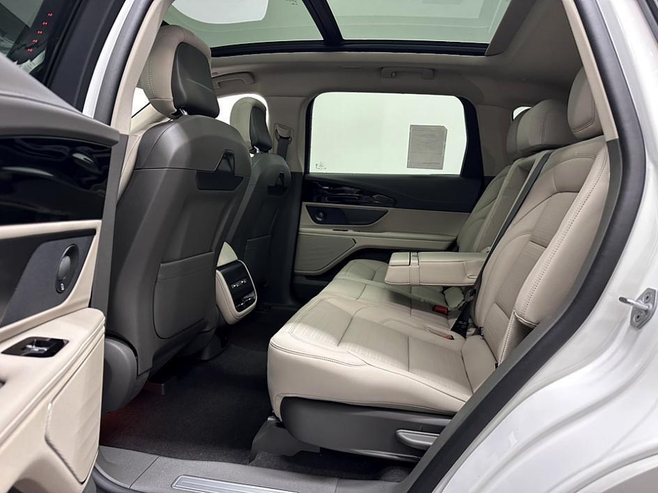 new 2025 Lincoln Nautilus car, priced at $58,420