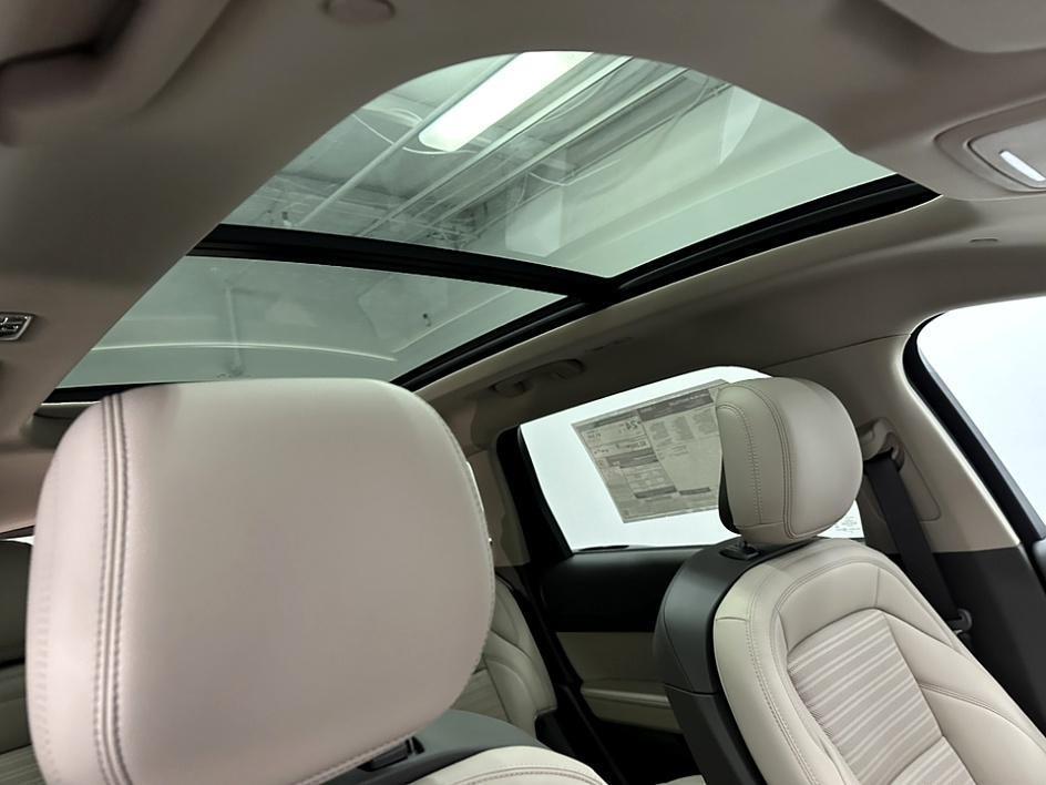 new 2025 Lincoln Nautilus car, priced at $58,420