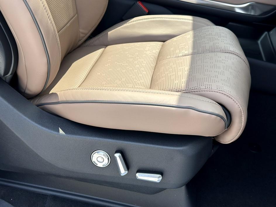 new 2025 Lincoln Navigator L car, priced at $122,480