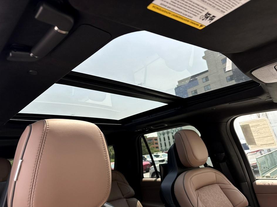 new 2025 Lincoln Navigator L car, priced at $122,480