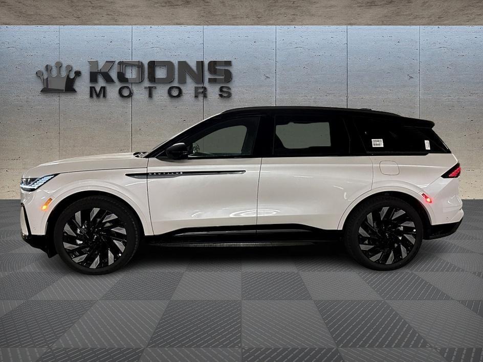 new 2024 Lincoln Nautilus car, priced at $61,640